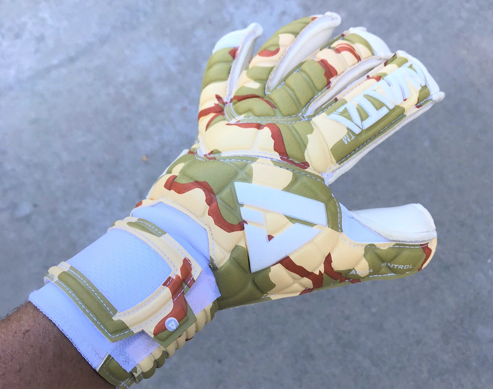 New Release - Stretta Magnetik Camo Fingertipped